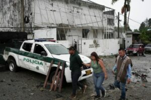 Clashes between armed groups cause panic in southern Colombia