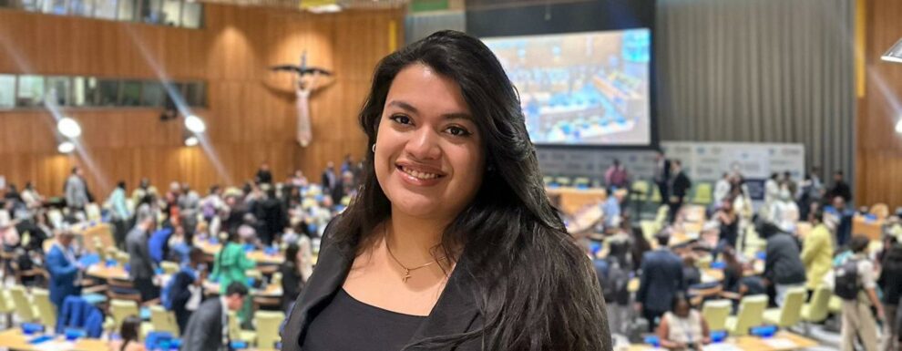 Krista Rivas, an architecture student thanks to a scholarship awarded by the UN Refugee Agency (UNHCR), is an inspiring voice in the fight for the rights of refugees and youth.