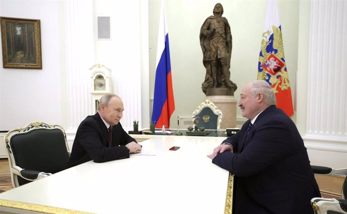 File - File image of Russian President Vladimir Putin (left) and his Belarusian counterpart Aleksander Lukashenko (right)