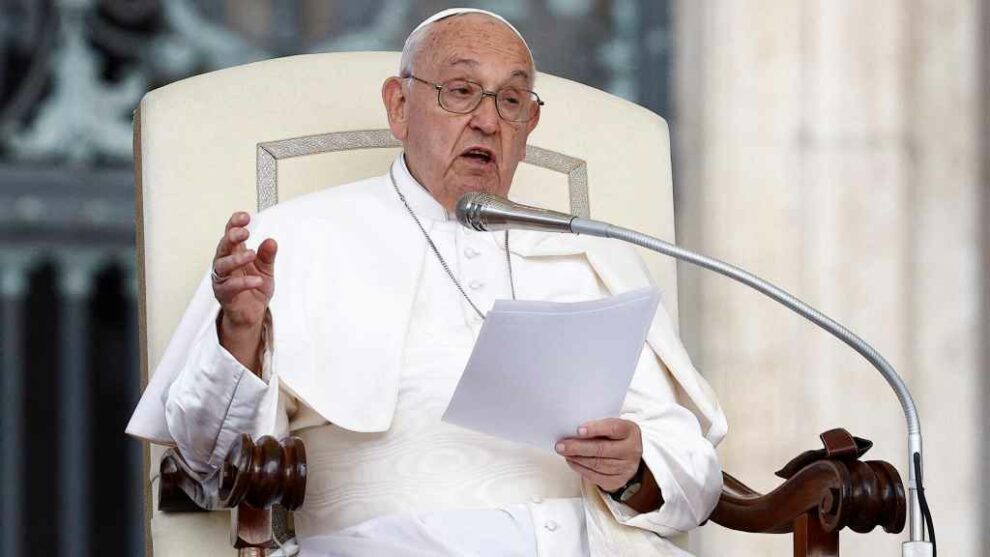 The Pope asks the bishops not to admit homosexual seminarians: "There is already too much faggot"