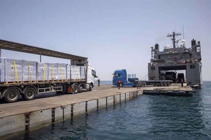 Temporary dock installed by the United States on the coast of the Gaza Strip