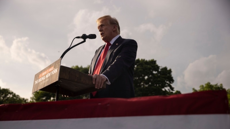 Trump holds a rally in the South Bronx neighborhood to win votes in his hometown