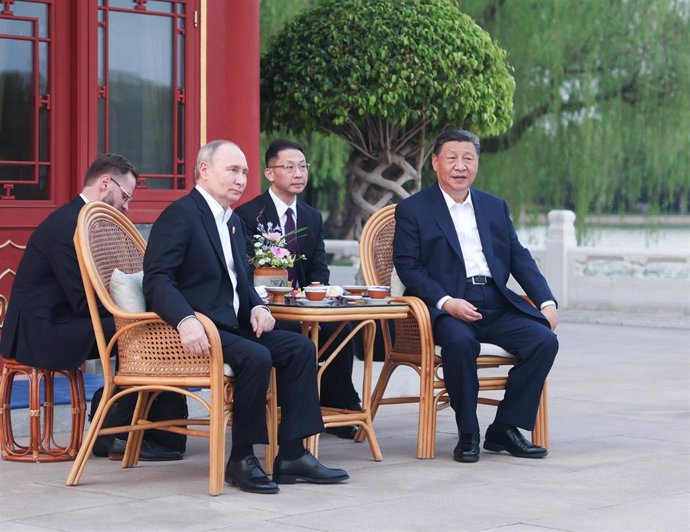 Vladimir Putin and Xi Jinping