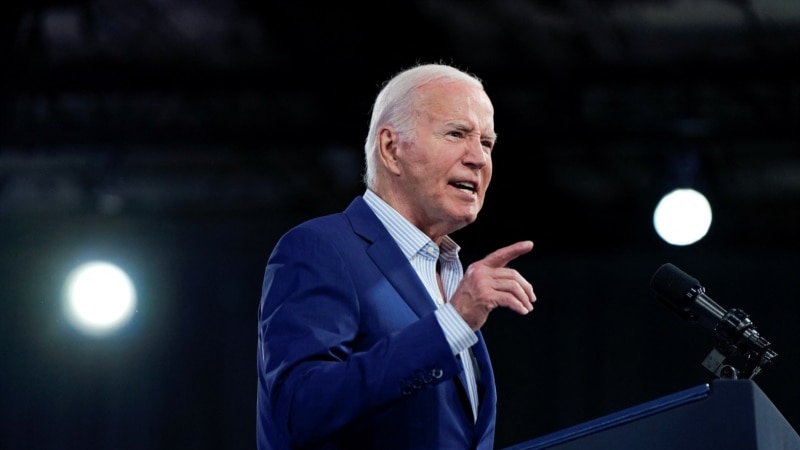 Biden acknowledges his age and insists he will defeat Trump after a tough debate