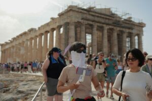 Greece suffers its most extreme heat wave before summer