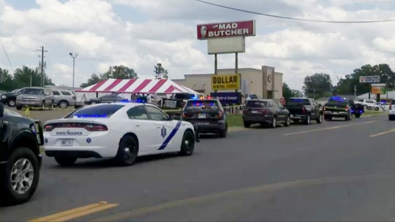 Grocery store shooting leaves 2 dead, 8 injured in south Arkansas