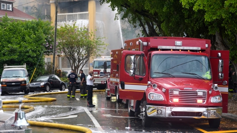 Massive fire breaks out at four-story apartment complex in Miami