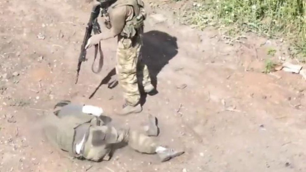 Russian soldier begs another to execute him after being hit by drone