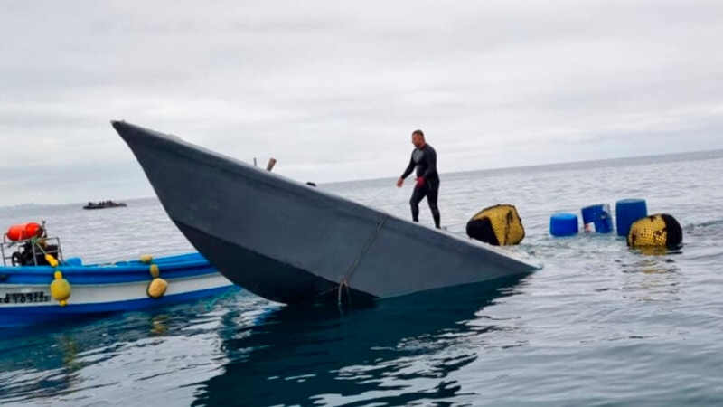 Spain arrests four Colombians who were on a sunken submarine off Cadiz