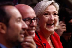 The extreme right in France rises to 37% in voting intention while Macron's party falls to 20%