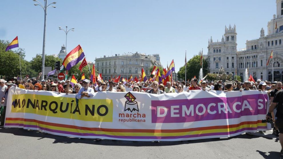 The republican movement takes to the streets for the anniversary of the coronation of Felipe VI: "Ten years are enough"