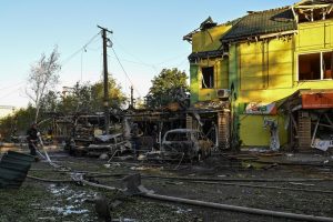 seven dead and 18 injured by a Russian bombing in a town in Zaporizhzhia