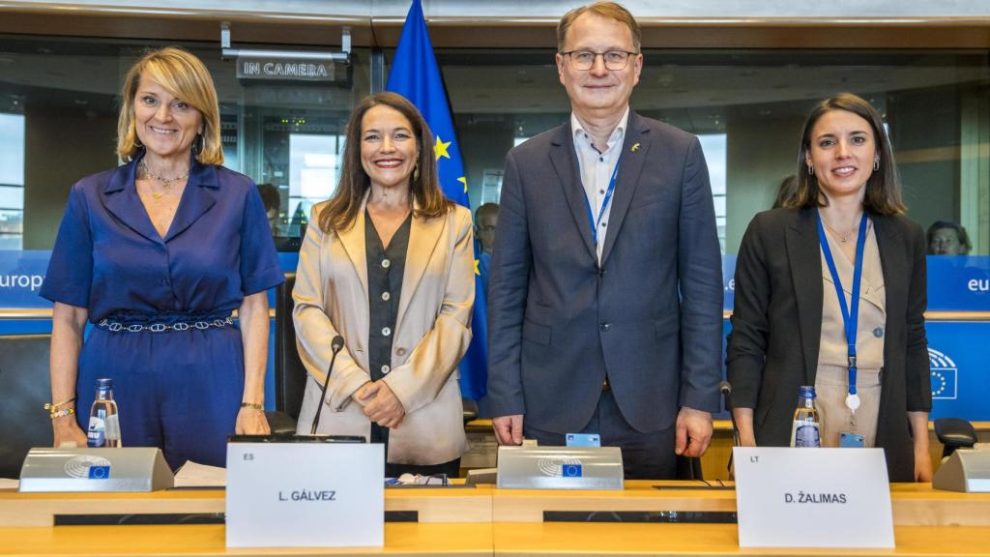 Three Spanish women in the leadership of the European Parliament's women's rights committee: Lina Gálvez (PSOE), Irene Montero (Podemos) and Rosa Estarás (PP)