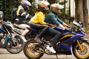 Application allows motorcyclists to generate extra income for their economic support