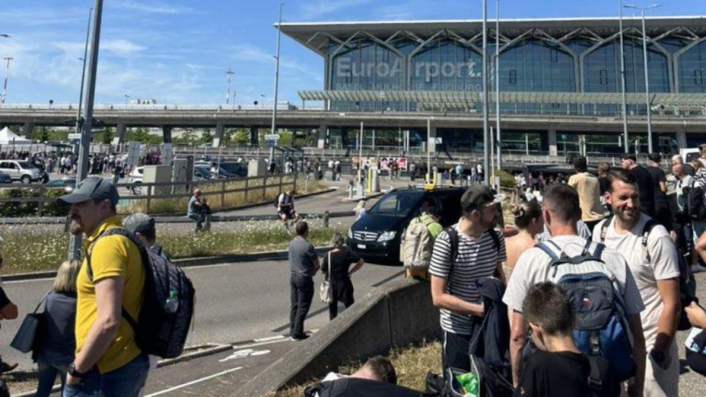 Basel-Mulhouse-Freiburg airport reopens after being halted for an hour due to bomb threat