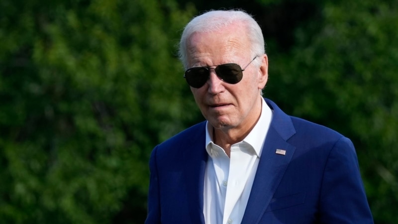 Biden tells congressional Democrats he won't drop out of race