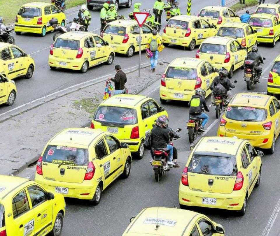 Bogotá Mayor's Office will hold roundtable discussions with taxi drivers this Wednesday, following the strike