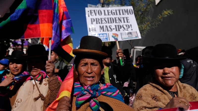 Clash between supporters of Morales and Arce as parties debate suspending primaries in Bolivia