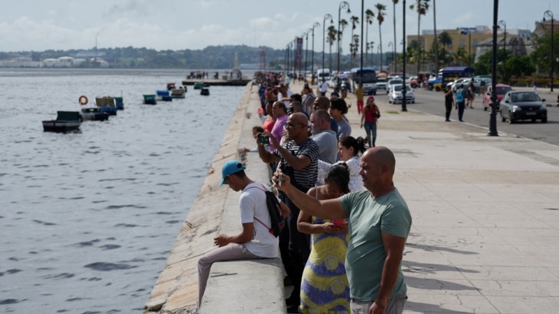 Cuba foils plot to smuggle illegal weapons into island from US, official says