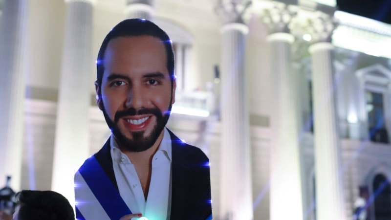 How did Nayib Bukele go from supporting the LGBTIQ+ cause to promoting conservative policies?