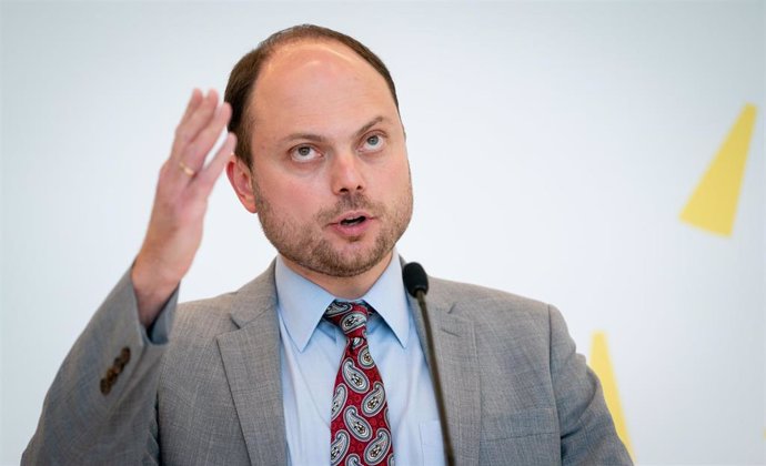 Archive - Russian oppositionist and journalist Vladimir Kara-Murza