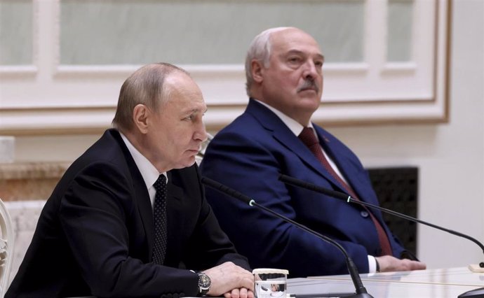 File - File image of Russian President Vladimir Putin (left) and his Belarusian counterpart Aleksander Lukashenko (right)