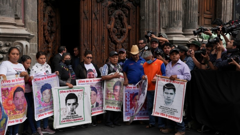 Mexico's president-elect meets with parents of 43 missing from Ayotzinapa