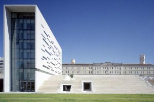 One dead in an explosion at the Caparica campus of the University of Lisbon