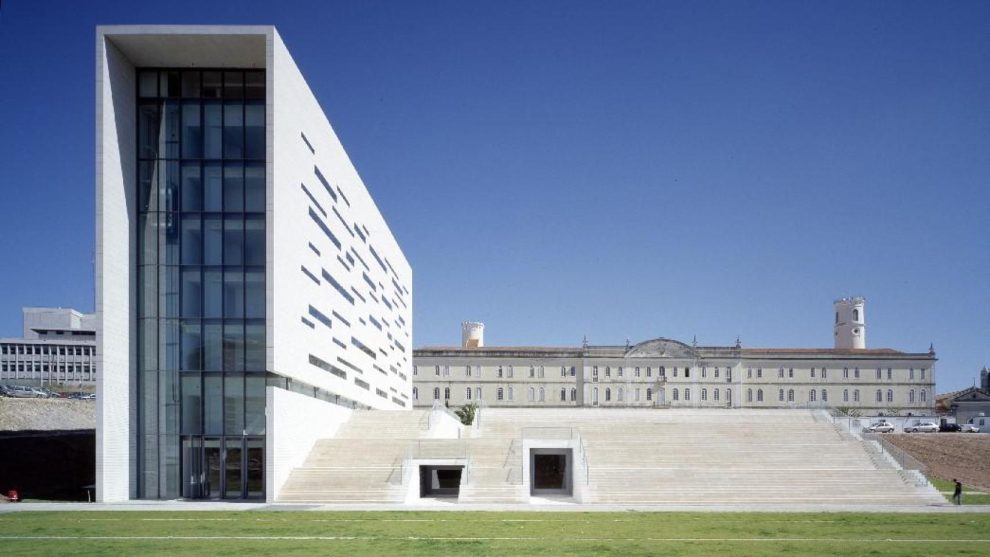 One dead in an explosion at the Caparica campus of the University of Lisbon