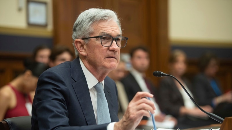 Powell puts September on the table for rate cuts, Fed maintains credit costs