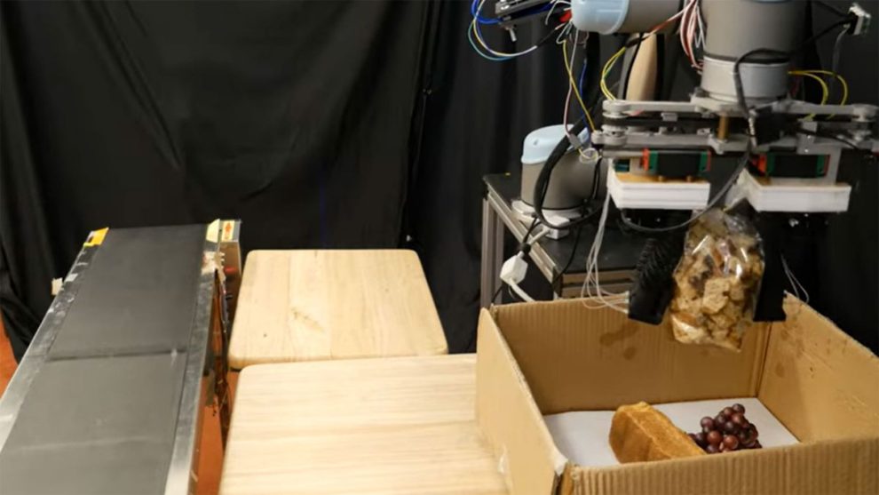 Researchers design a robot to pack your groceries at the supermarket