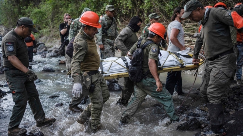 Three police officers surveying rain damage in eastern Mexico die; another remains missing