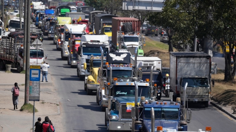 Cargo transporters in Colombia protest against diesel price increase