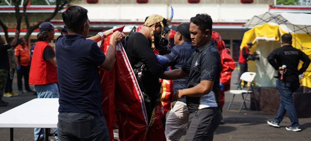 Indonesian teams are taking part in training exercises to prepare for possible chemical terrorist attacks.