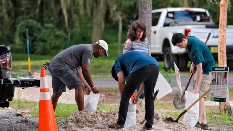 Florida braces for flooding as tropical storm hits