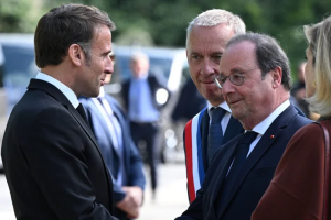 Hollande accuses Macron of "institutional failure" for not appointing a left-wing prime minister