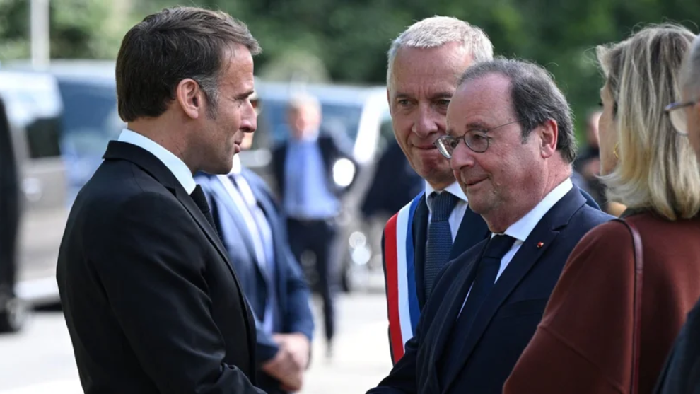 Hollande accuses Macron of "institutional failure" for not appointing a left-wing prime minister