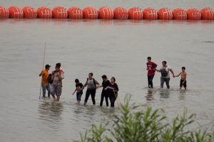 Texas floating barrier on Rio Grande can stay for now, appeals court rules