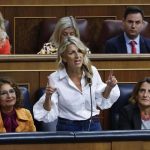 Second Vice President and Minister of Labor Yolanda Díaz (c) speaks at the government control session held this Wednesday in Congress.