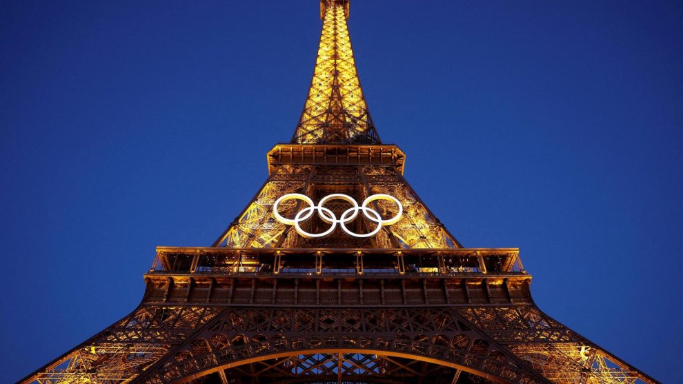 Anne Hildago's plan to leave the Olympic rings on the Eiffel Tower is beginning to falter