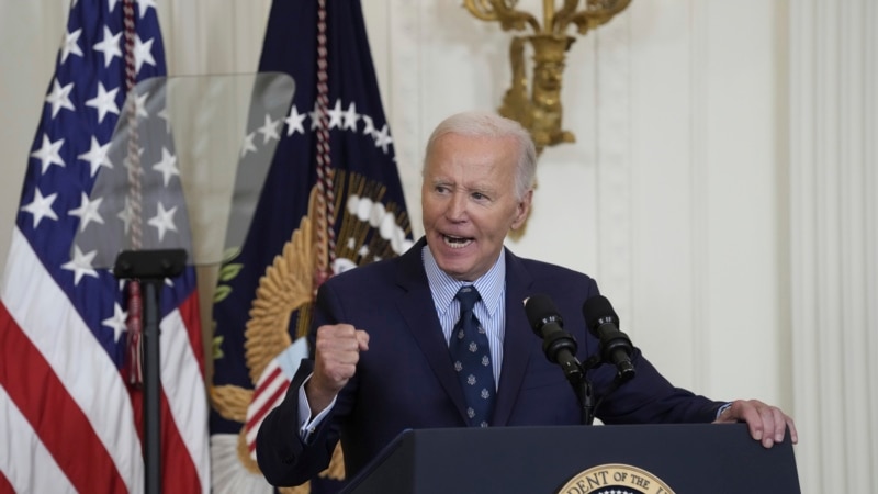 Biden signs temporary public spending law that avoids government shutdown before elections