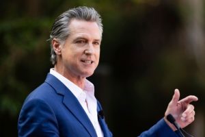 California Governor Signs Law to Protect Minors from Social Media Addiction