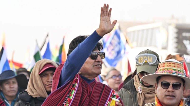 Evo Morales' march heads to La Paz and puts pressure on President Luis Arce