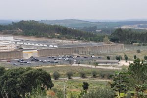 Five prisoners have escaped from a prison near Lisbon using a ladder to get over the wall