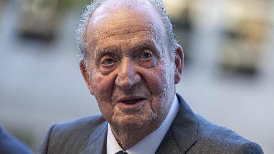 Juan Carlos I publishes his memoirs in a French publishing house: "I feel like my story is being stolen from me."