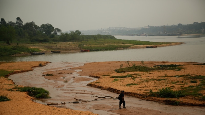 South American rivers reach historic lows due to the impact of drought in Brazil