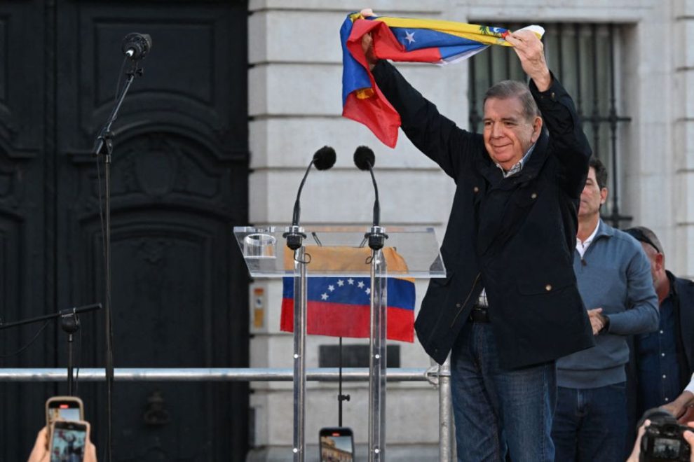 Opposition candidate Edmundo González Urrutia in a march in Madrid two months after the elections in Venezuela