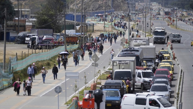 Transporters block main roads in Colombia due to rising fuel prices