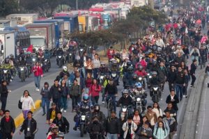 Truckers continue to blockade diesel price hikes after failing to reach agreement with government