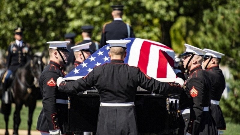 Trump issues statement from families of fallen servicemen defending visit to Arlington National Cemetery